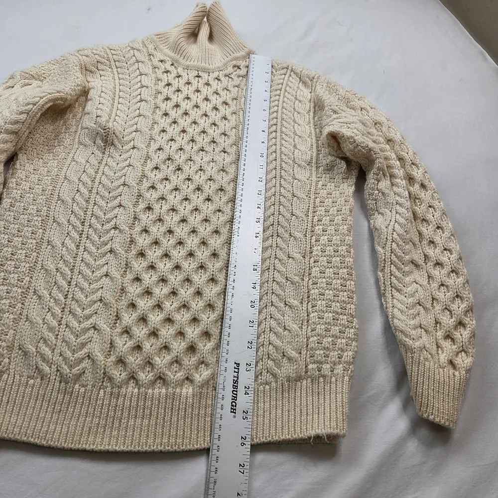 Carraig Donn Irish Aran Cable Knit Turtleneck Sweater 100% Merino Wool Size‎ S